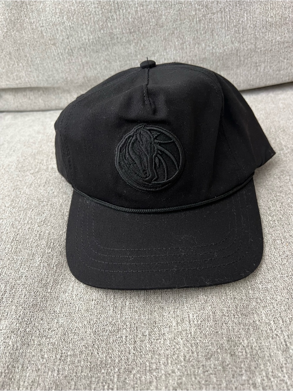 Black Embroidered Basketball Logo Cap - Men's Accessory Dallas Mavericks